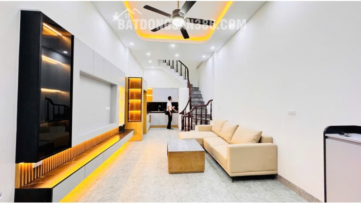 Bán nhà đẹp trong ngõ Khương Hạ, 35m2, 5 tầng, 8.6 tỷ